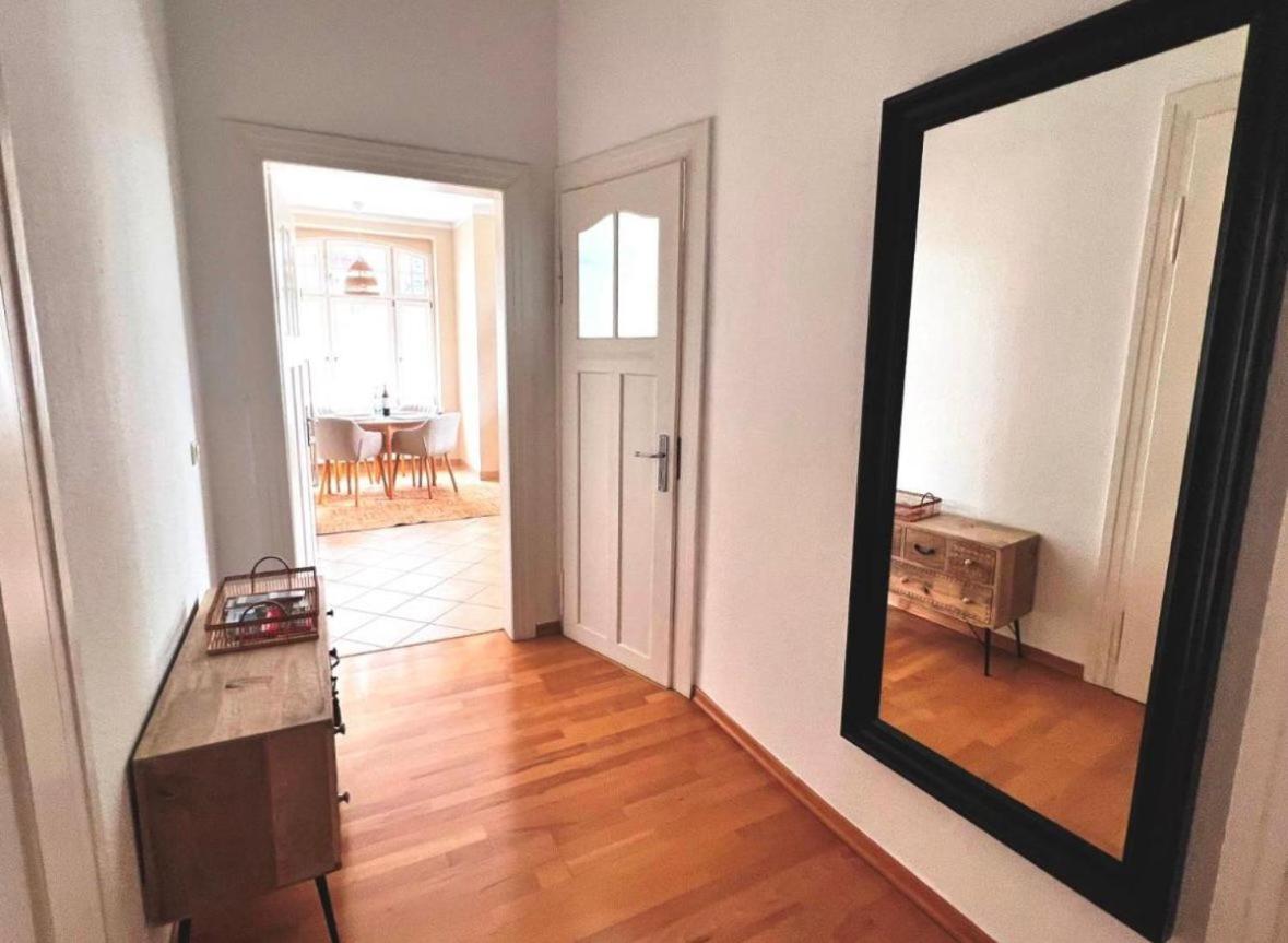 Feine Apartments In Der Suedstadt Von Erfurt Mit Kostenlosen Stellplatz & Flasche Wein Zur Begruessung Buitenkant foto