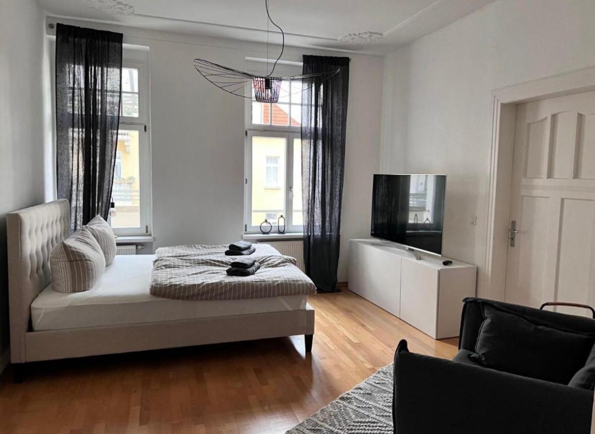 Feine Apartments In Der Suedstadt Von Erfurt Mit Kostenlosen Stellplatz & Flasche Wein Zur Begruessung Buitenkant foto
