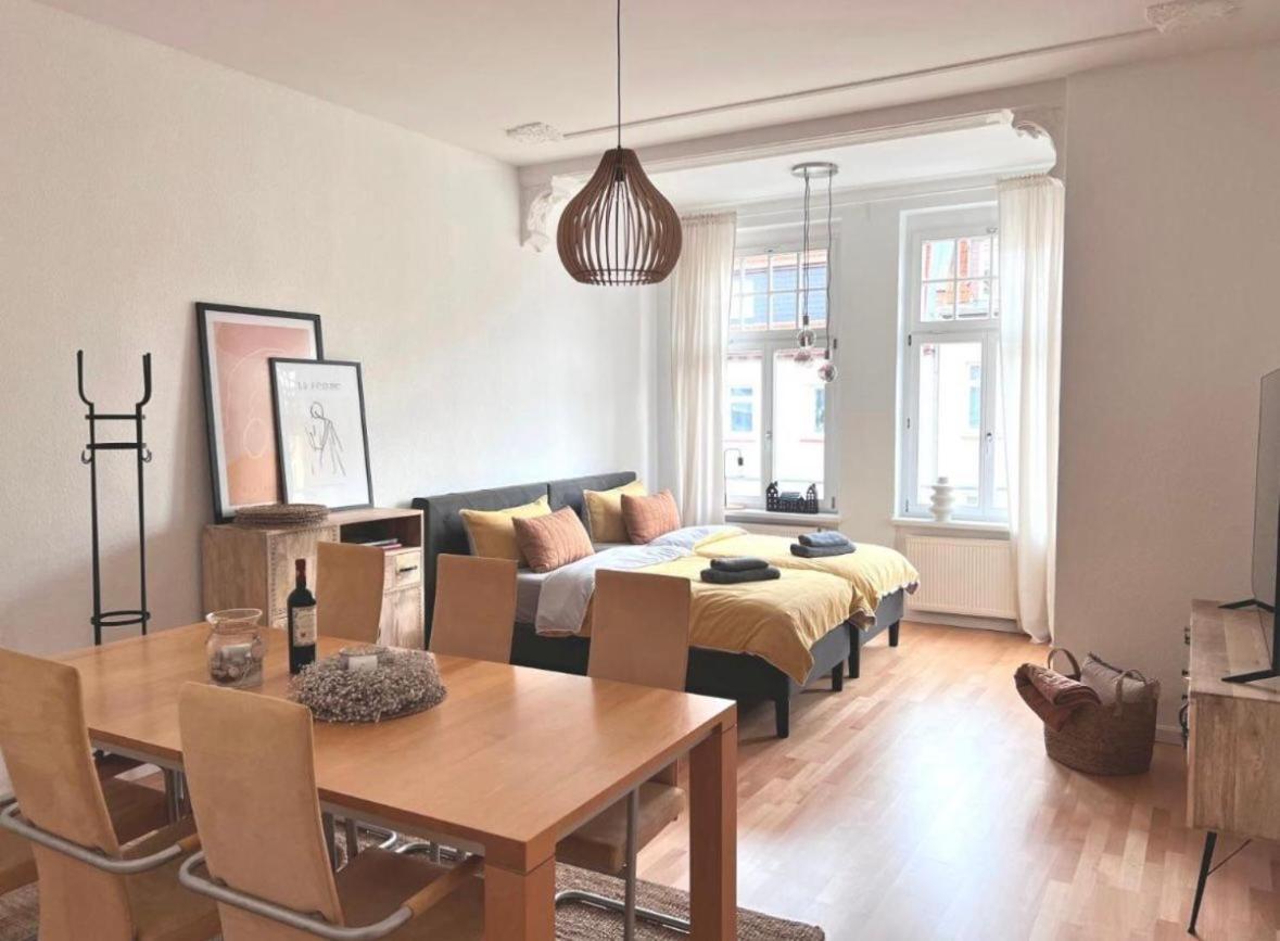 Feine Apartments In Der Suedstadt Von Erfurt Mit Kostenlosen Stellplatz & Flasche Wein Zur Begruessung Buitenkant foto